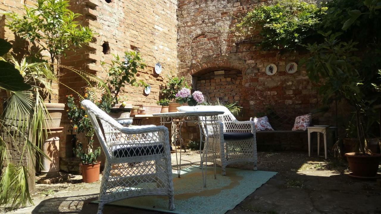 Apartment Fuer 4 Personen Im Schloss Neuhausen Berge  外观 照片